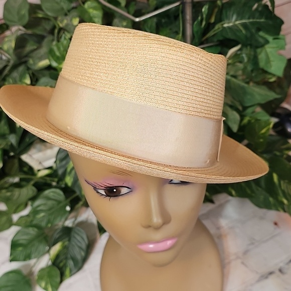 Elegant Cream Straw Hat for Women